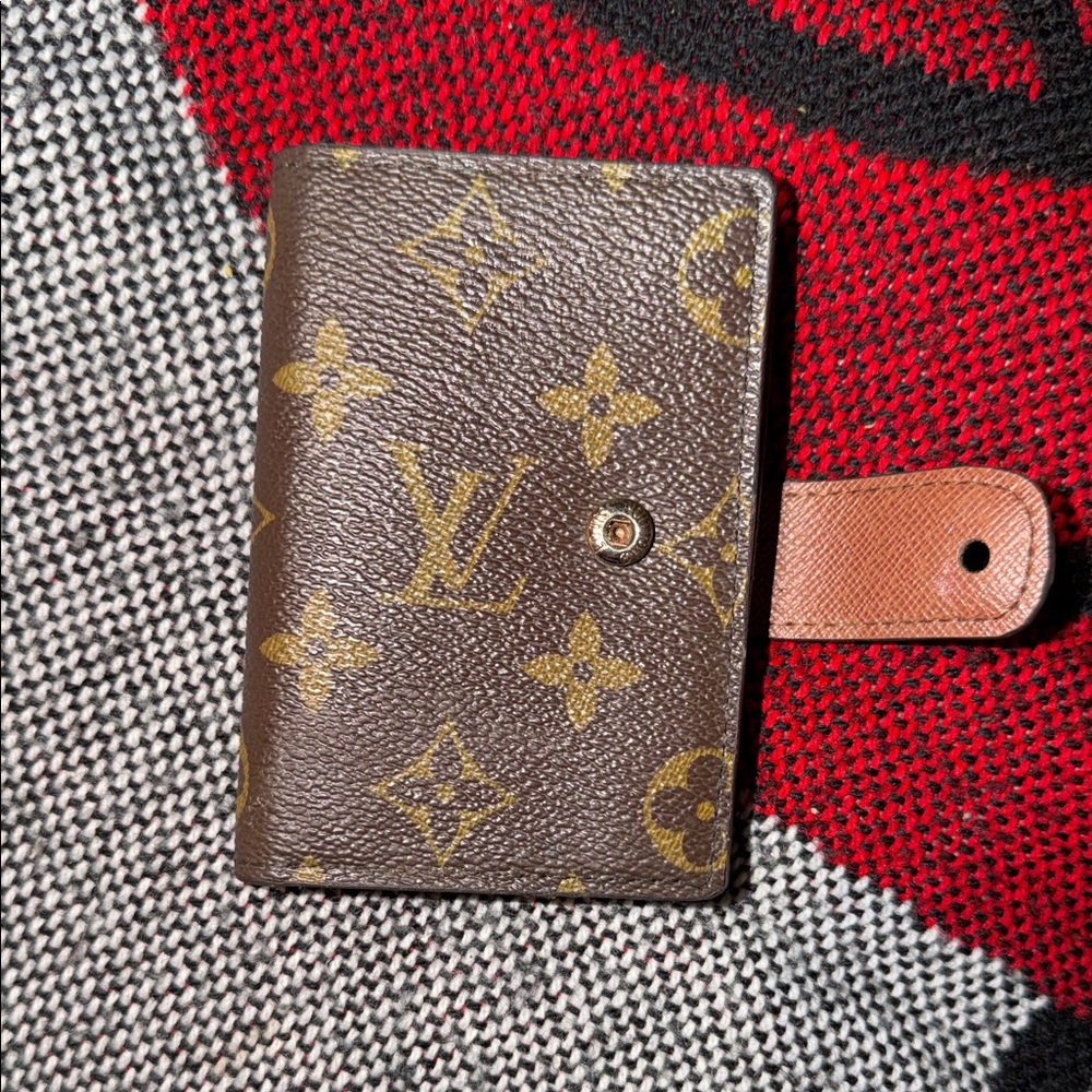 Louis Vuitton Monogram picture wallet